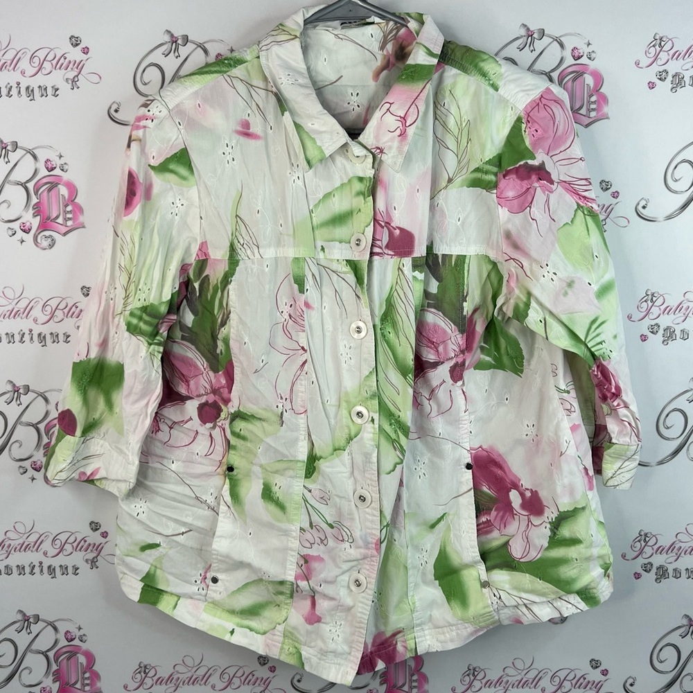 Alia button up shirt flowers white pink green Floral Button-Up Blouse